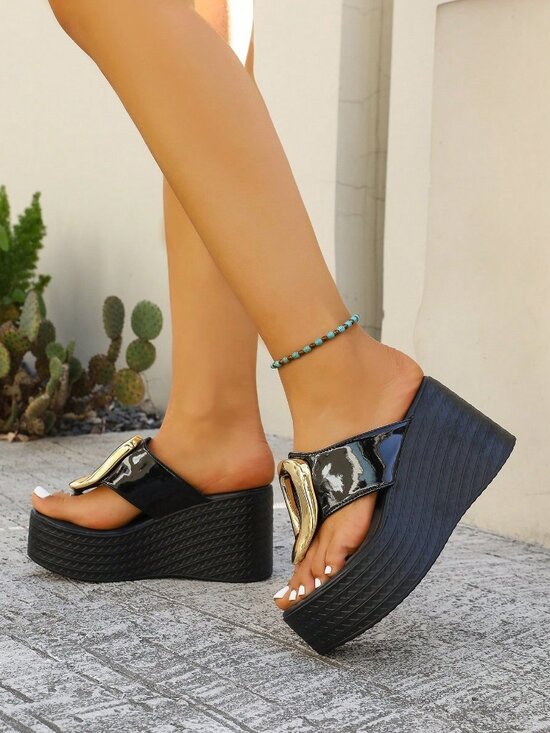 Women Black Fashionable Women\'s Metal Buckle Thong Platform wedge Sandals